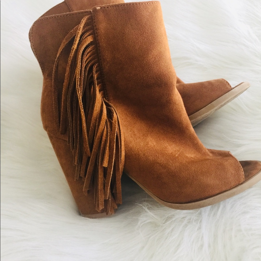 Shoes - Picture 4 of 6
